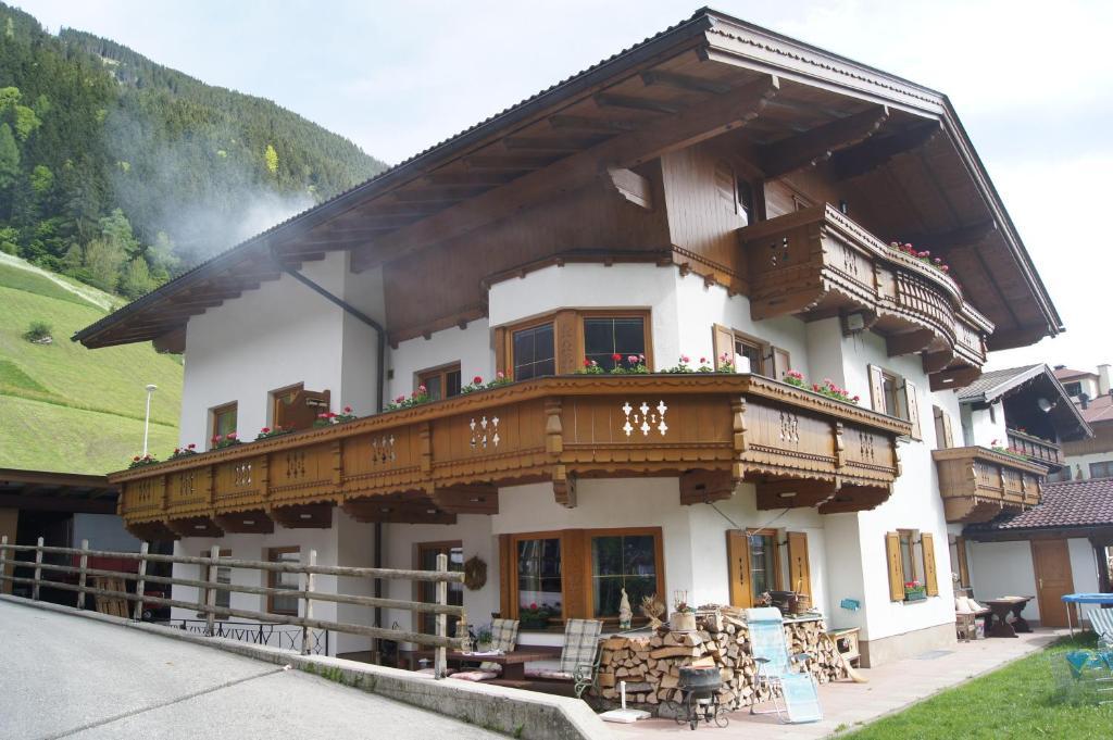 Apartment Zellerhof Finkenberg